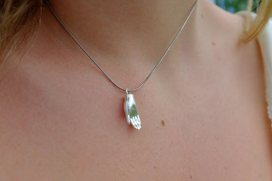 silver hold my hand pendant