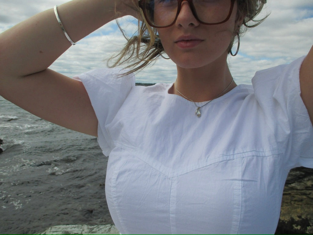 silver hold my hand pendant