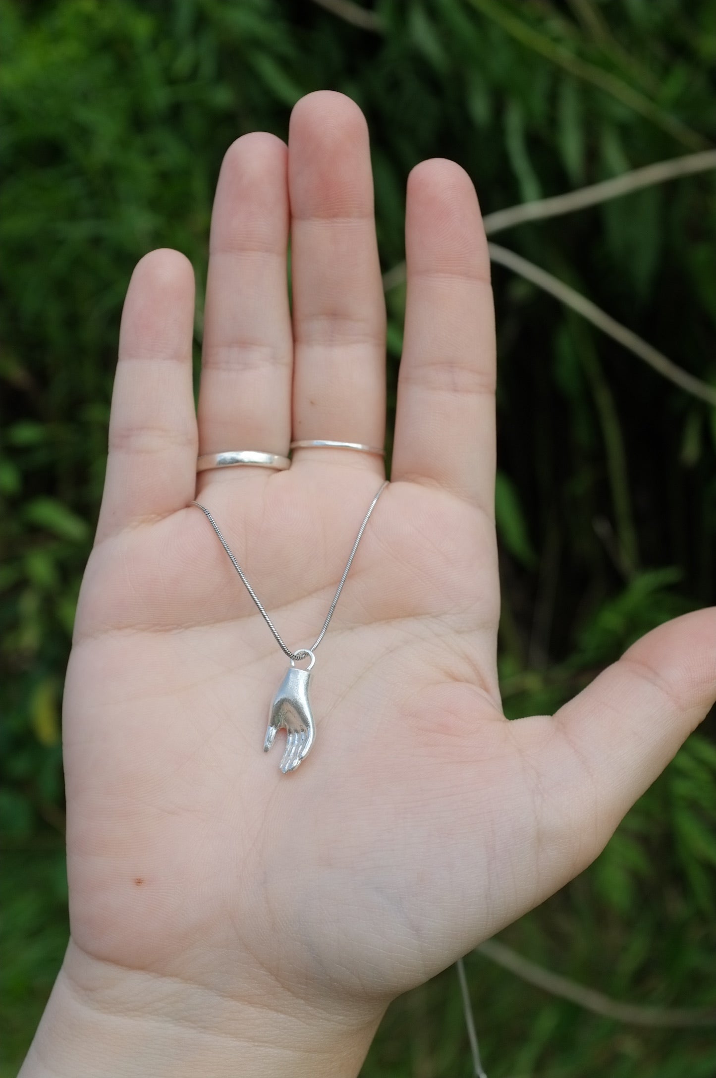 silver hold my hand pendant